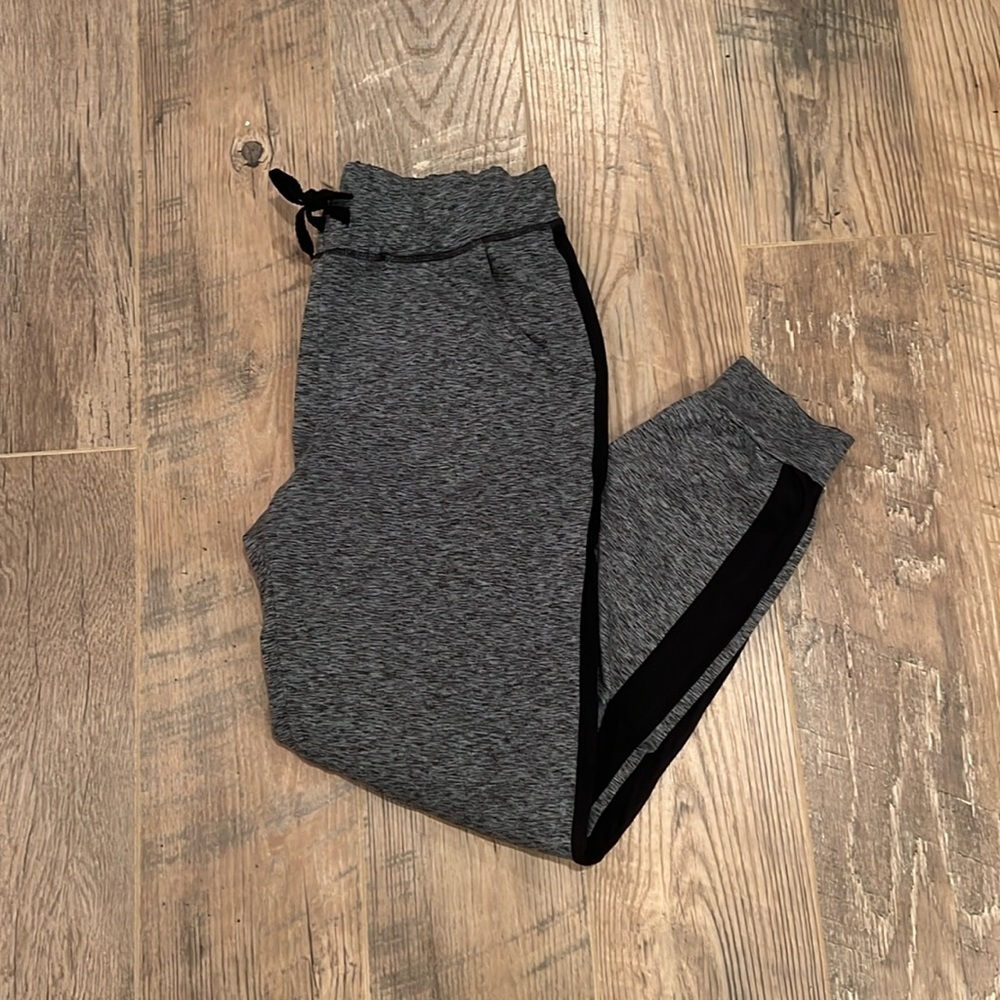 Prism Sport Woman’s Gray Joggers Size Small
